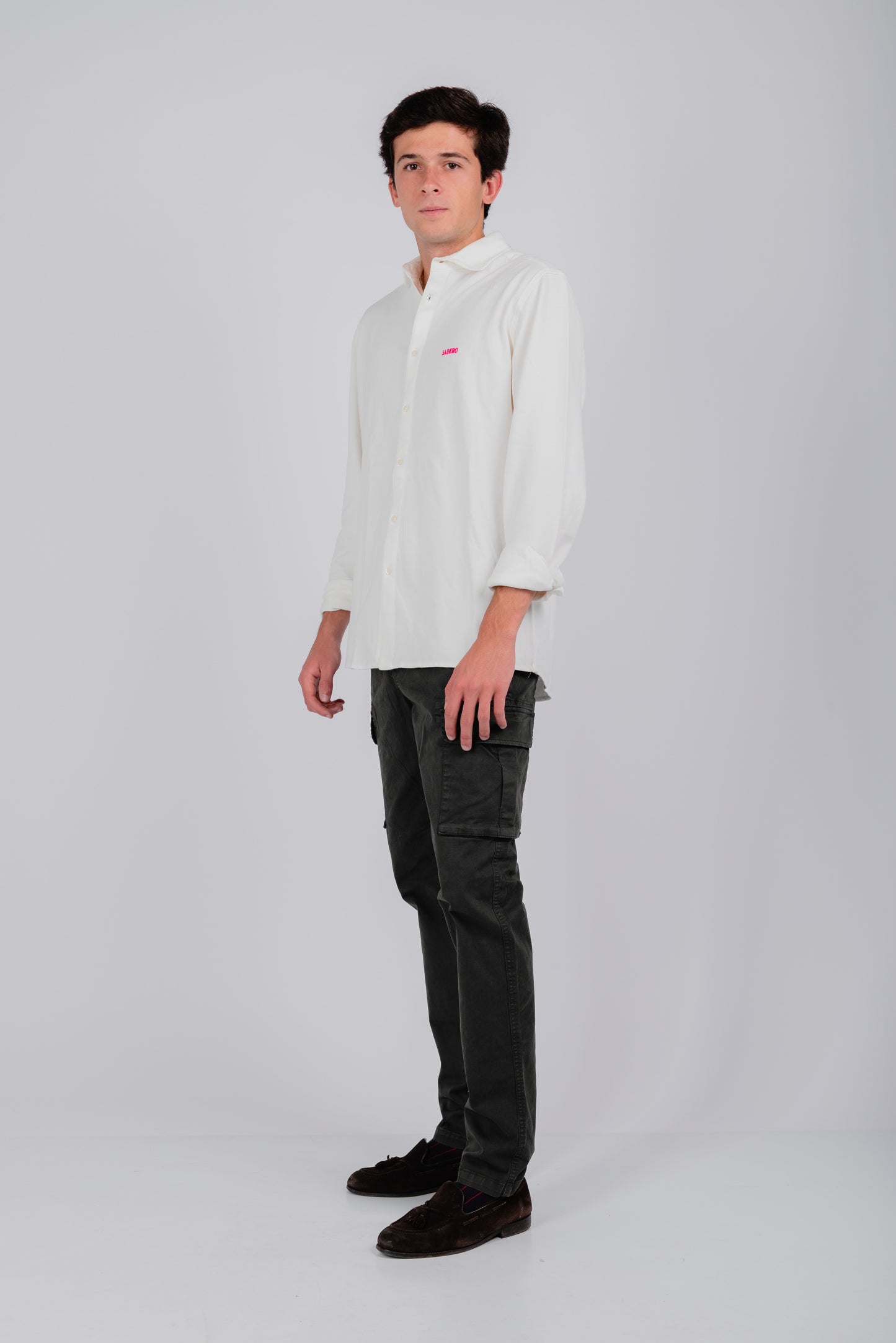 Camisa piqué marfil bordado rosa