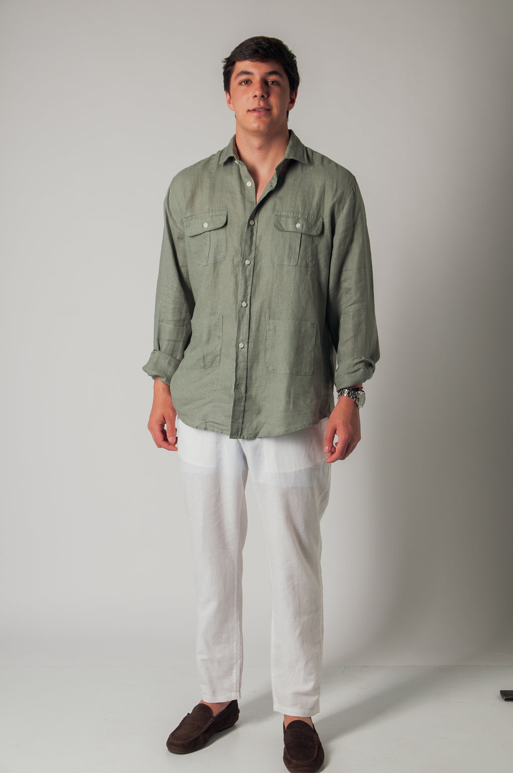 Guayabera de lino verde