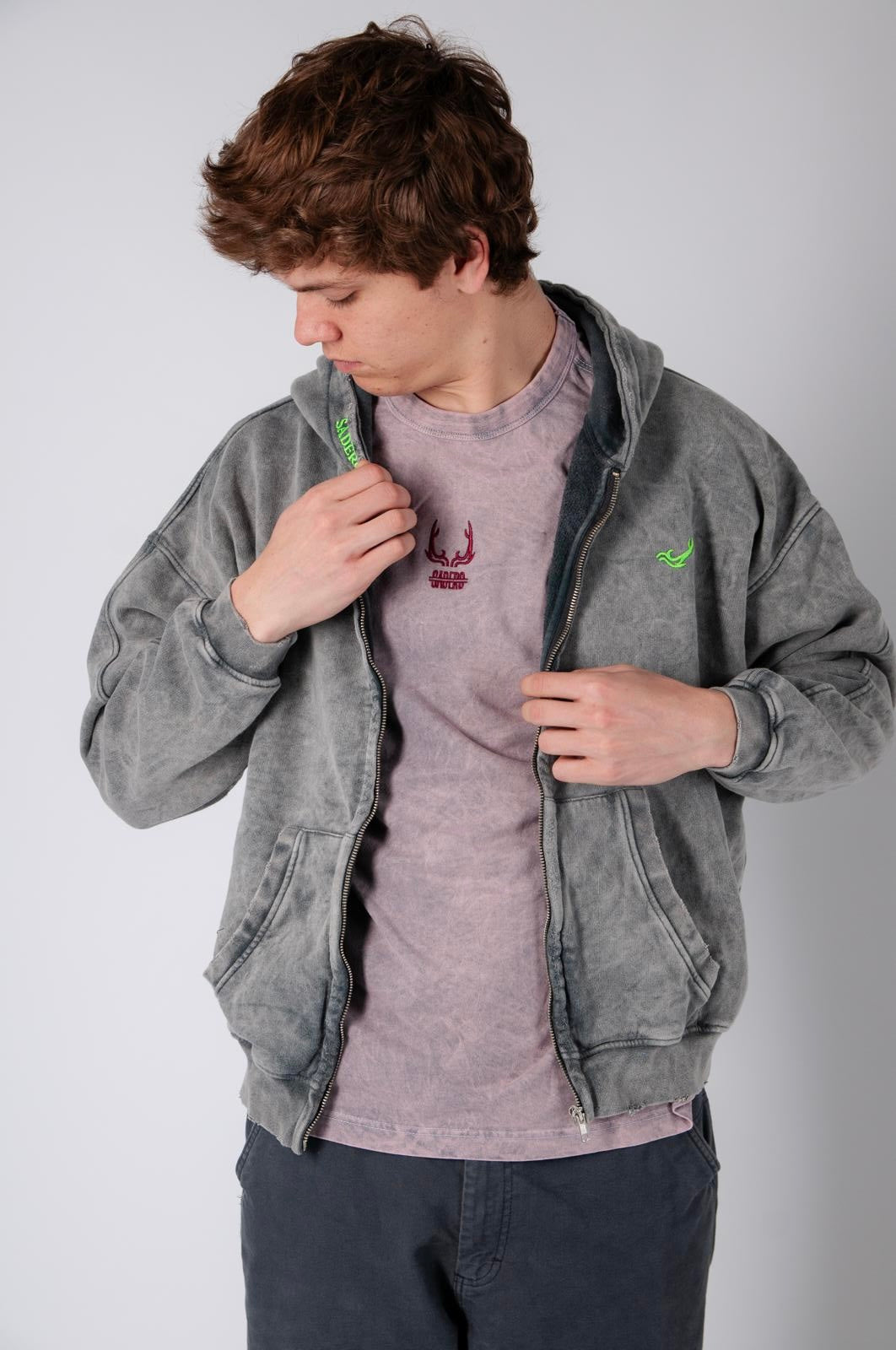 Sudadera gris