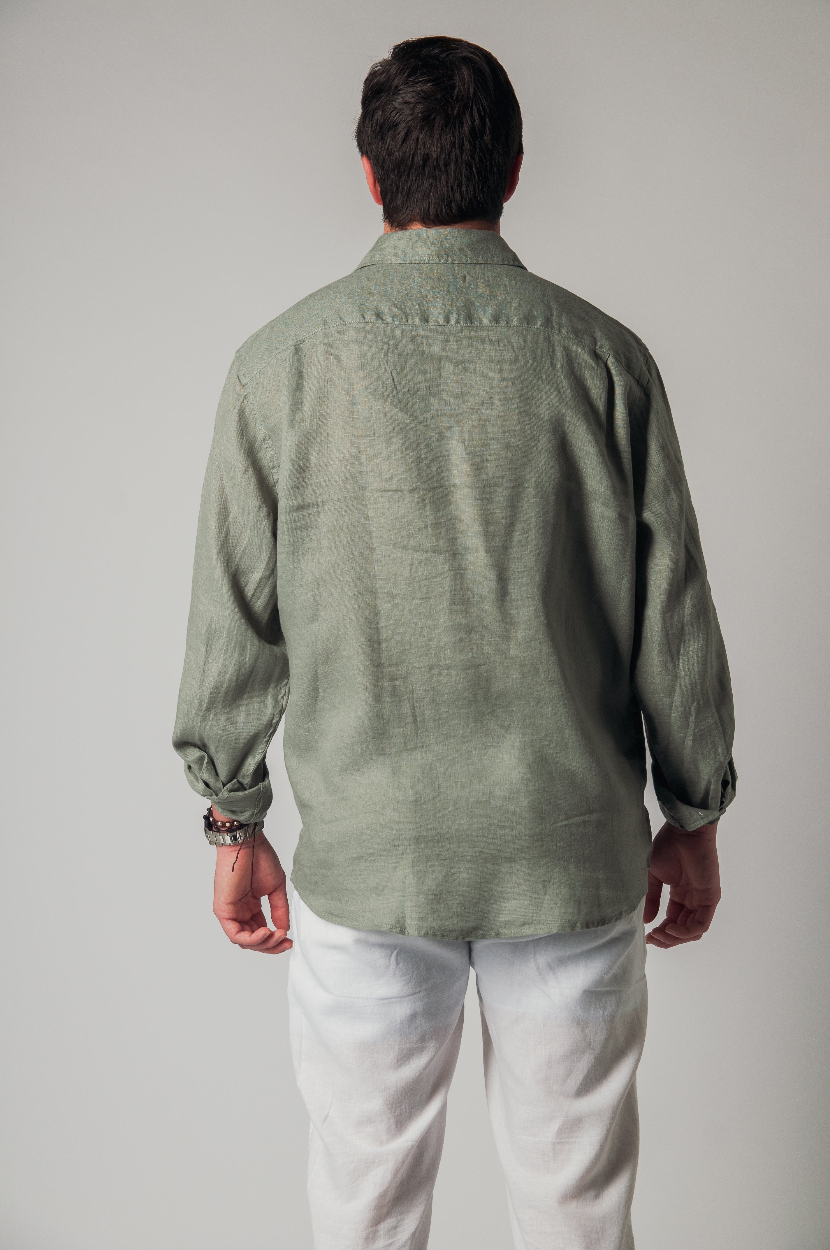 Guayabera de lino verde