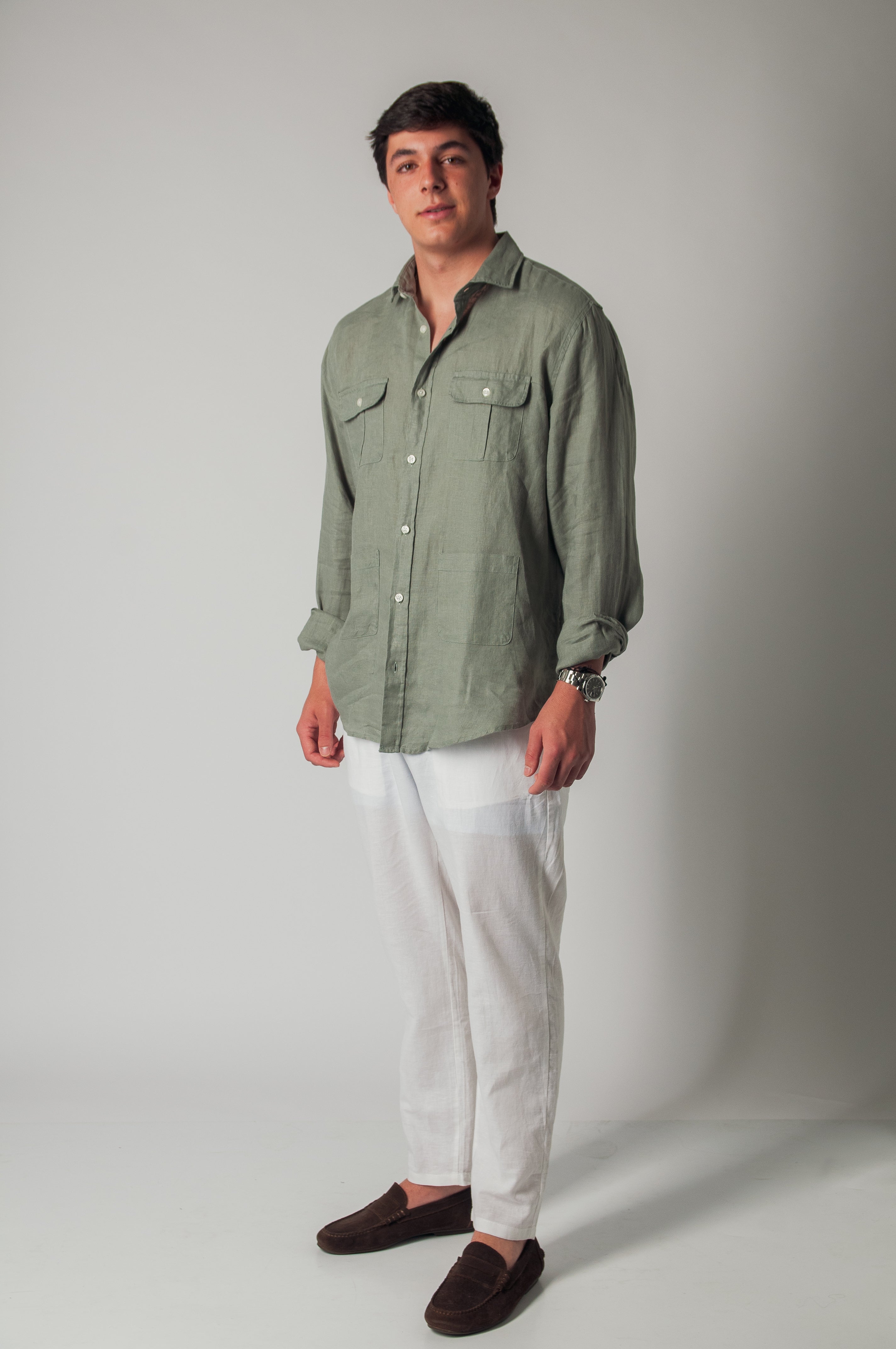 Guayabera de lino verde