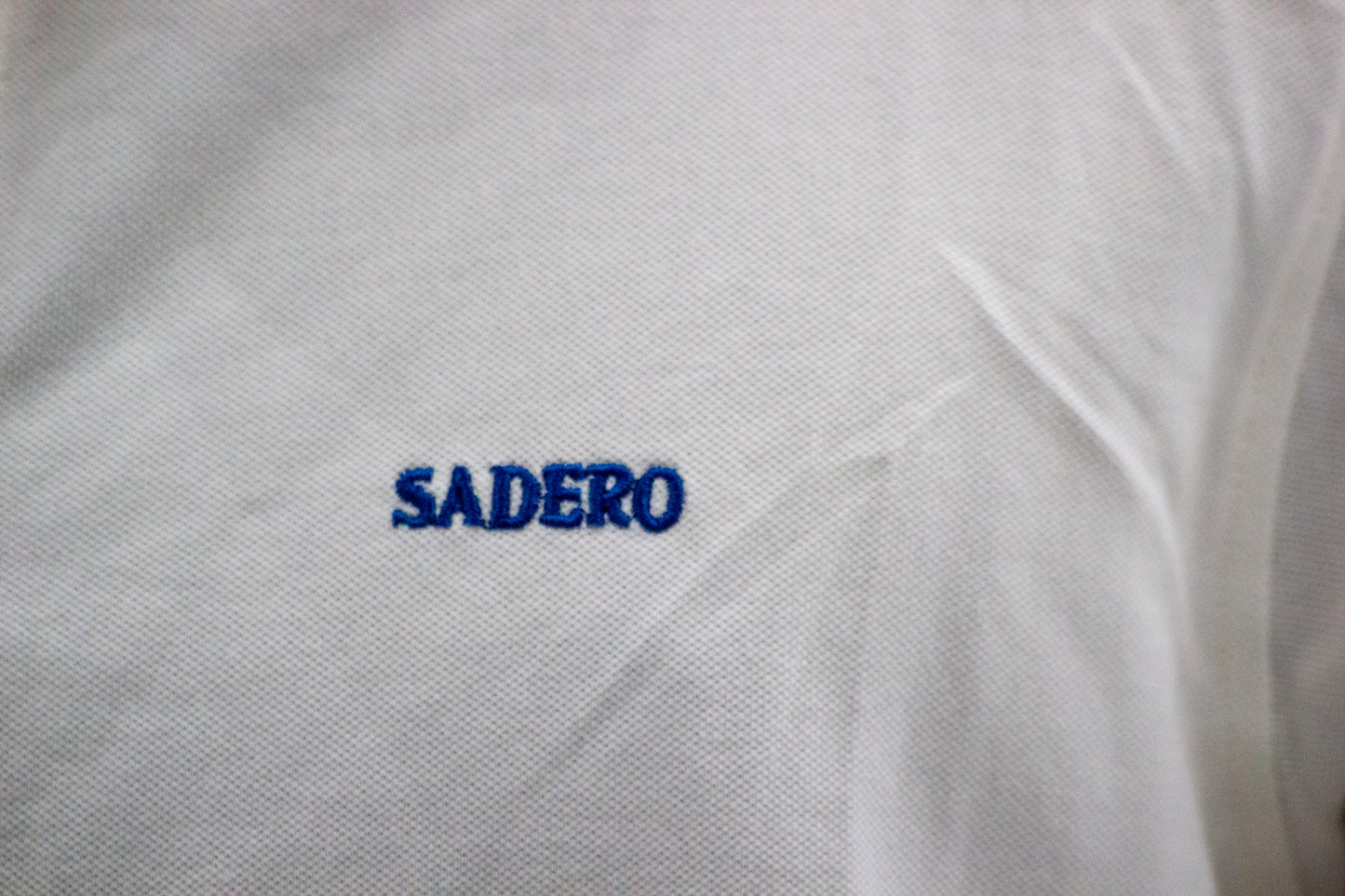 Camisa piqué marfil bordado azul