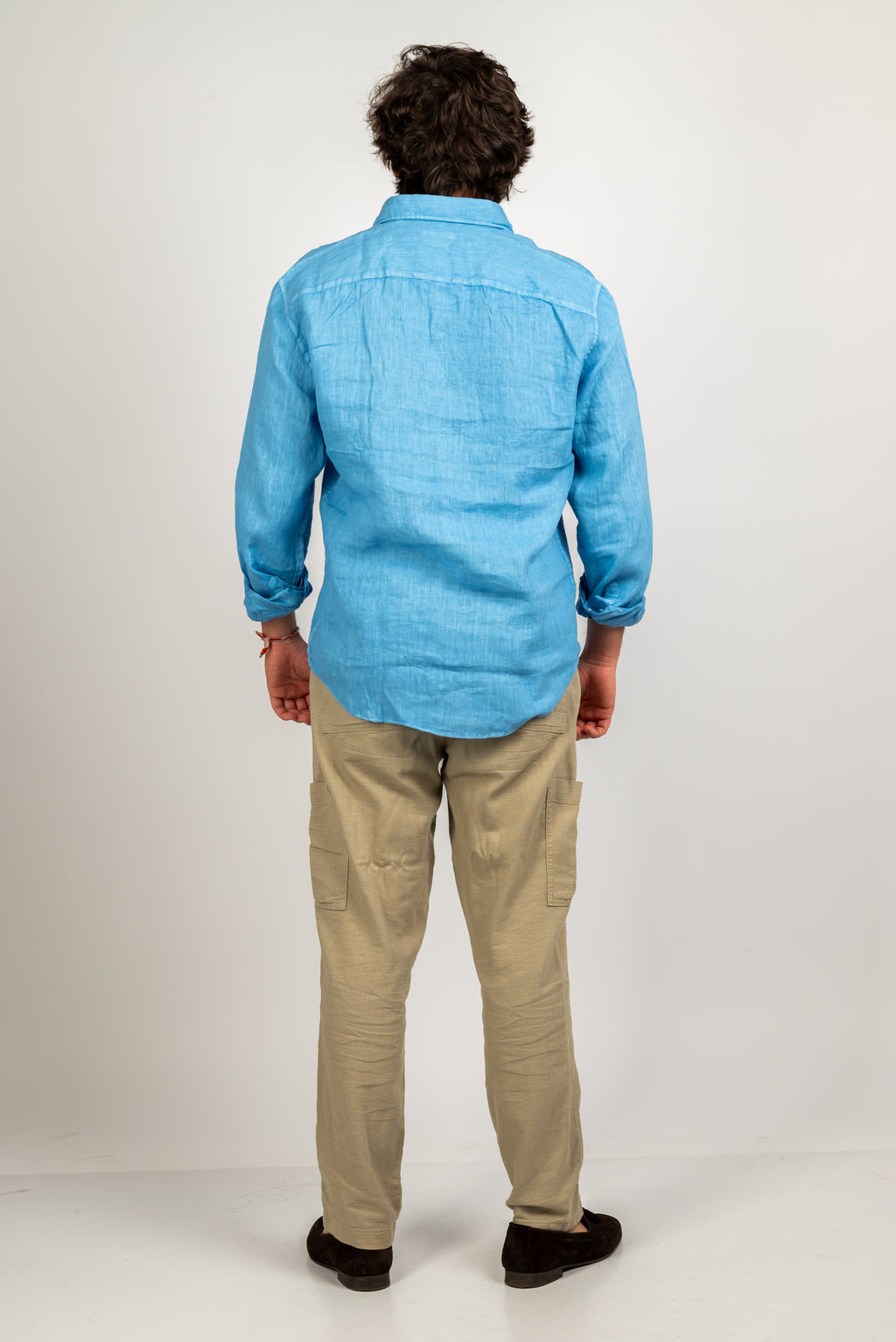 Camisa de lino azul petróleo