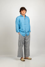 Camisa de lino azul petróleo