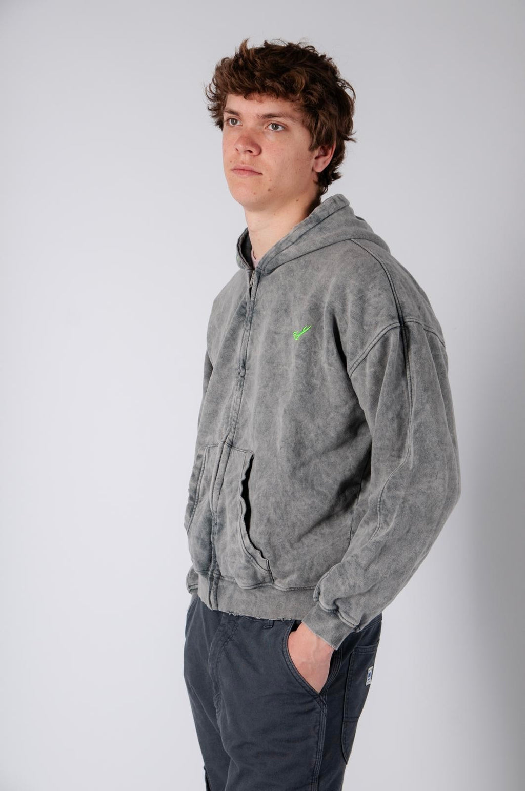 Sudadera gris