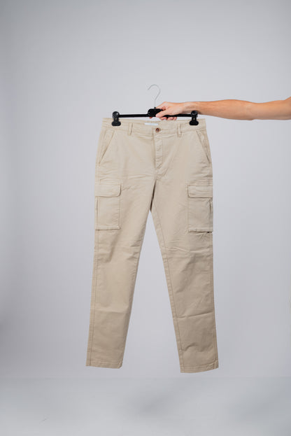Pantalón cargo beige