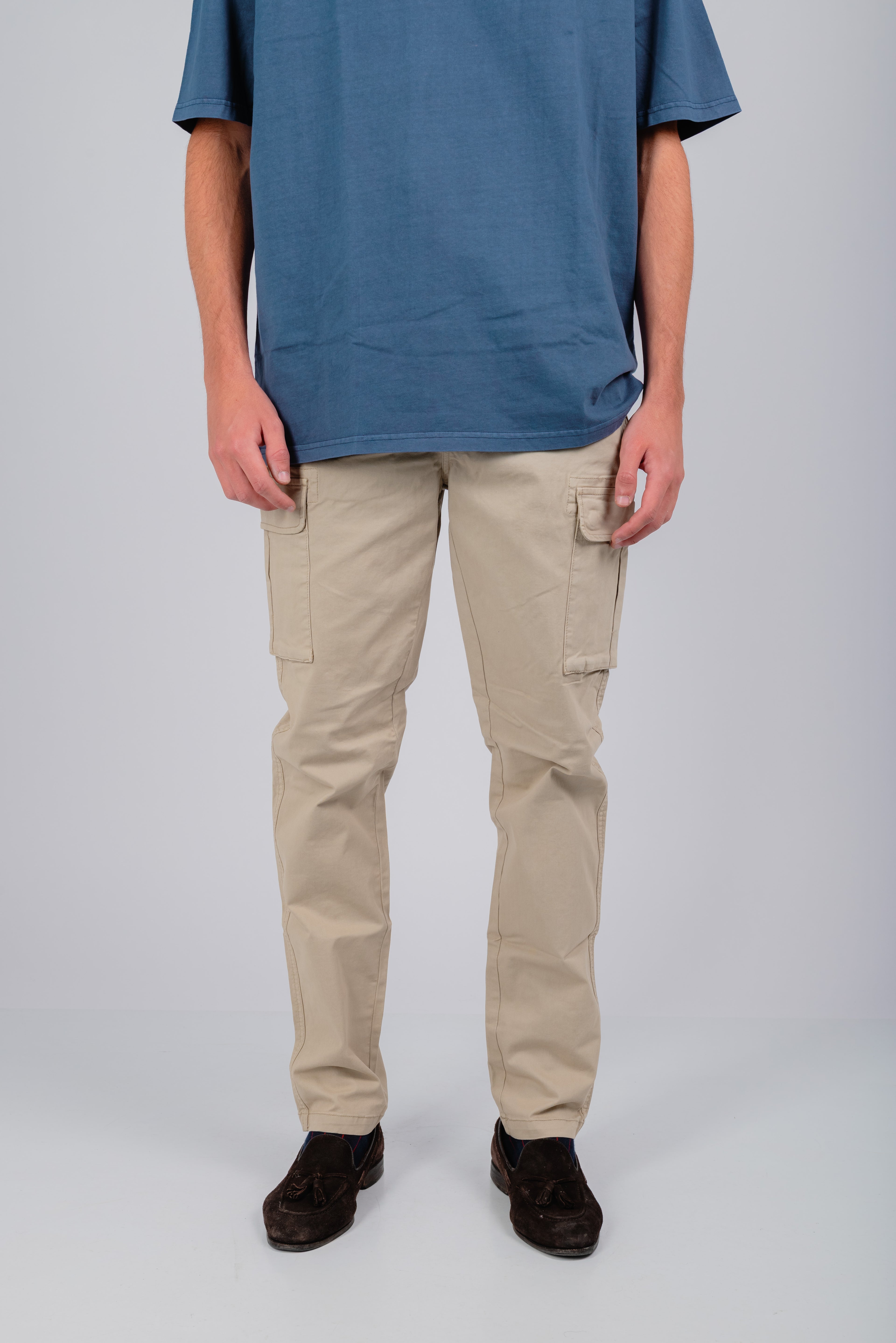 Pantalón cargo beige